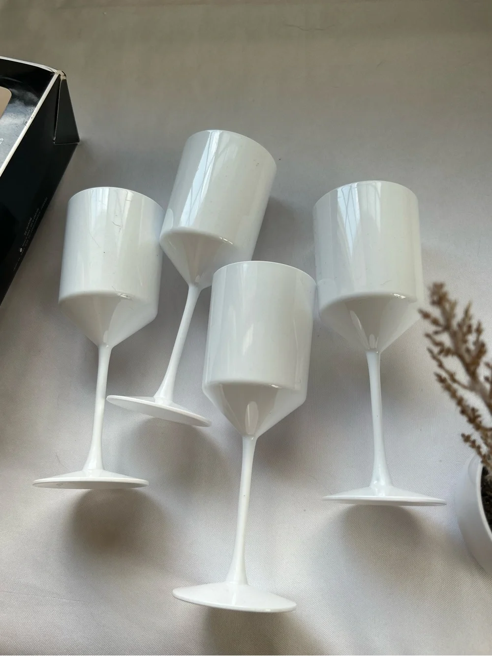 White Plastic Wine Glasses - Set of 4